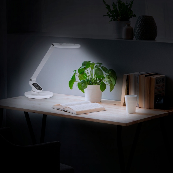 Lampka na biurko z wyświetlaczem