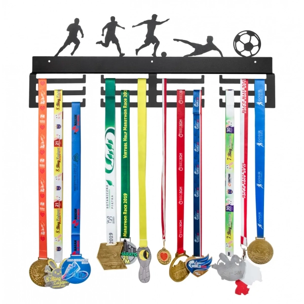 wieszak metalowy z medalami piłkarze
