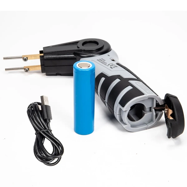 Zawarty w zestawie akumulator 18650 i kabel USB-C 5V zapewniają sprawne zasilanie Twojej zgrzewarki ZD